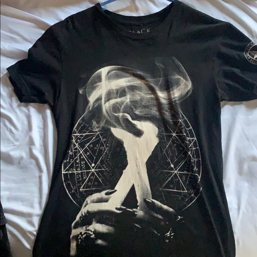 Graphic tee
